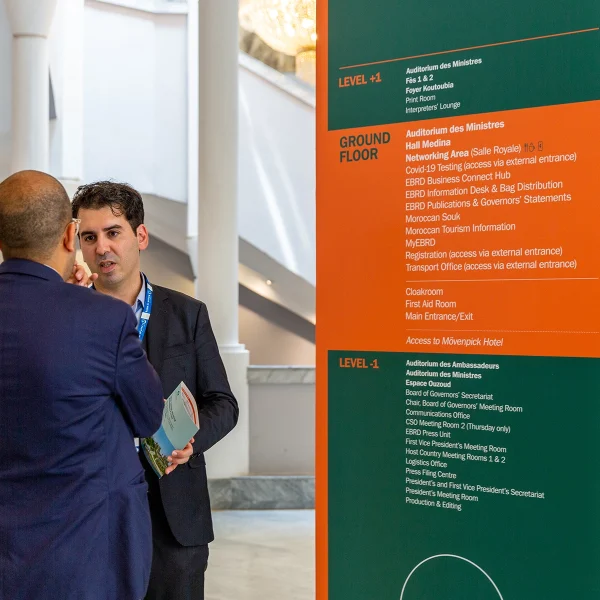 installation et pose divers supports signalétique palais des congrès ebrd marrakech