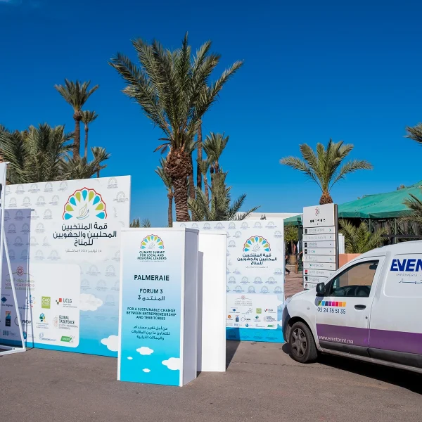 installation et pose divers supports publicitaires